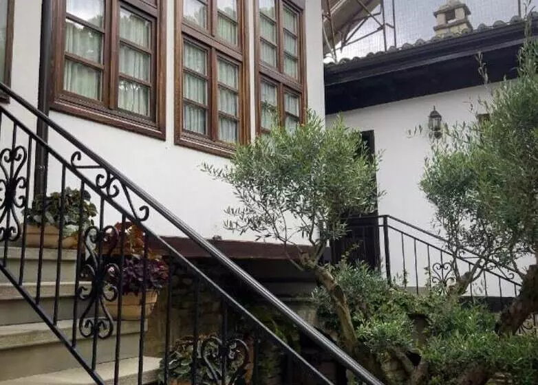 בית מלון כפרי Mangalemi