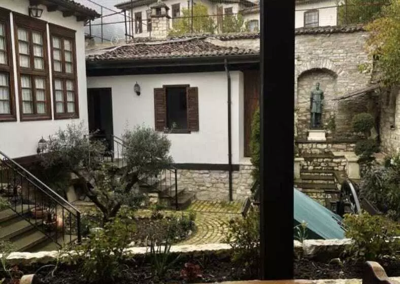 בית מלון כפרי Mangalemi