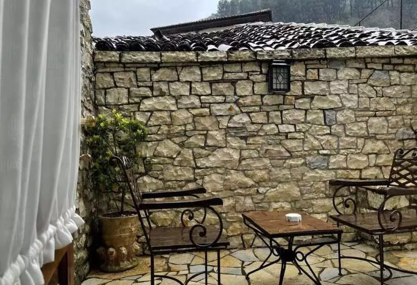 בית מלון כפרי Mangalemi