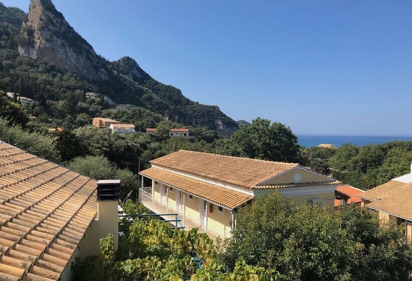 Sebastians Family Hotel & Taverna