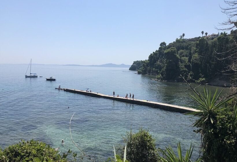 Sebastians Family Hotel & Taverna