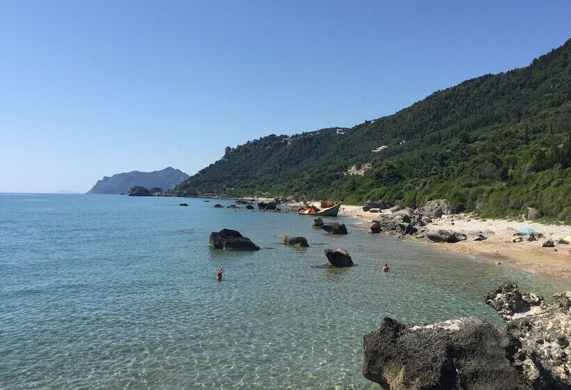 Sebastians Family Hotel & Taverna