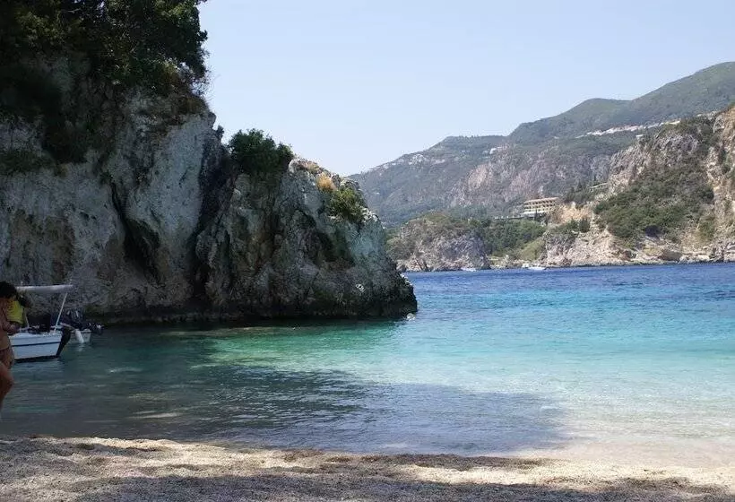 Sebastians Family Hotel & Taverna