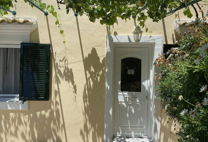 Sebastians Family Hotel & Taverna