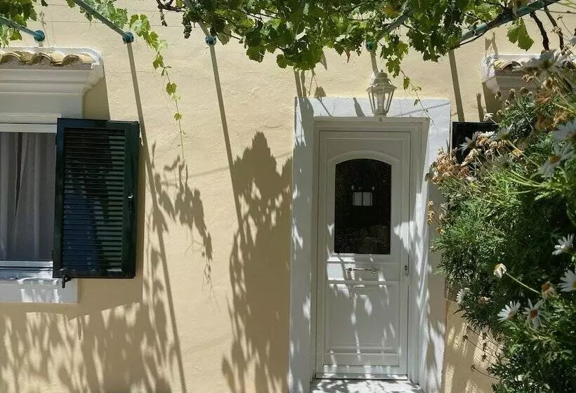 Sebastians Family Hotel & Taverna