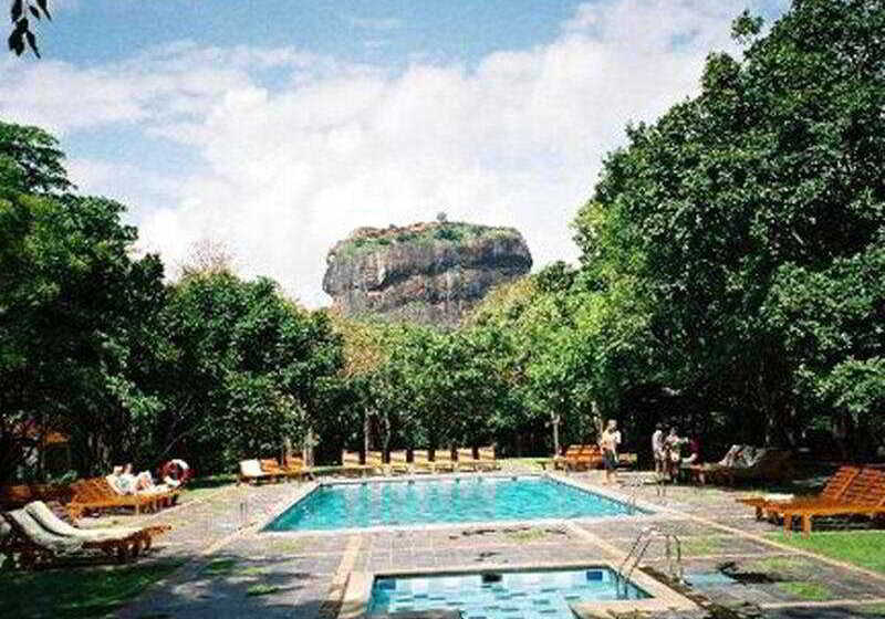 فندق Sigiriya Village