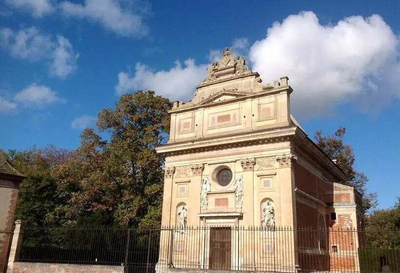 هتل The Originals Access, Hôtel La Dousseine, Dreux Nord