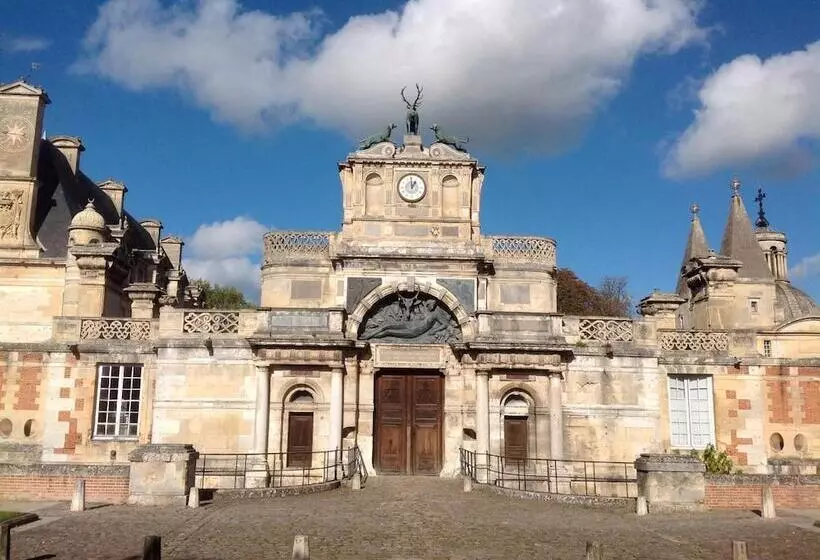 هتل The Originals Access, Hôtel La Dousseine, Dreux Nord