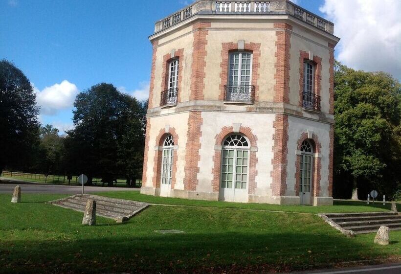 هتل The Originals Access, Hôtel La Dousseine, Dreux Nord