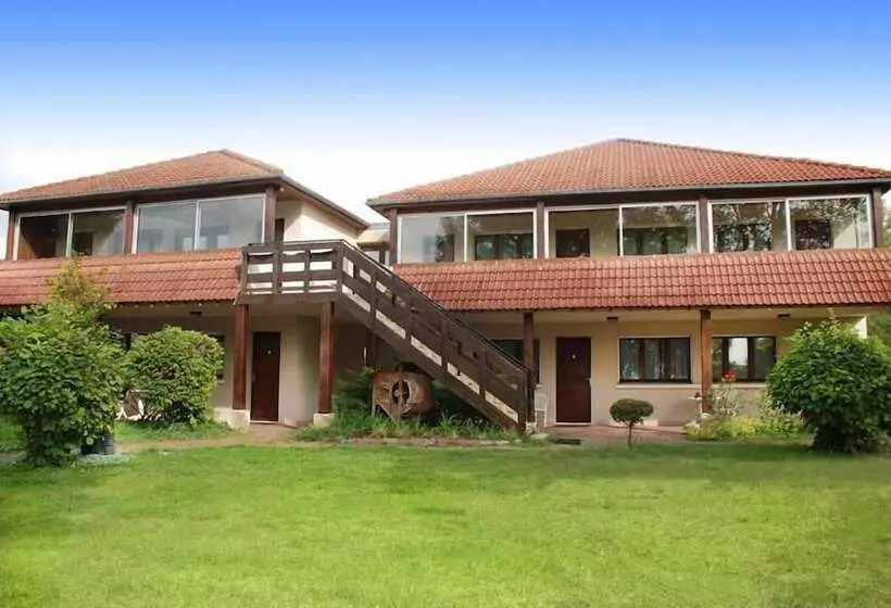 هتل The Originals Access, Hôtel La Dousseine, Dreux Nord