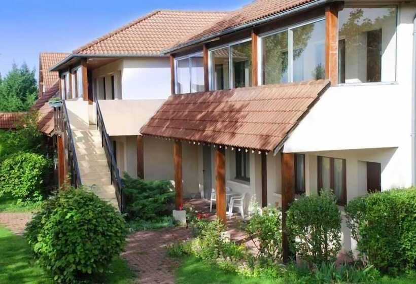 هتل The Originals Access, Hôtel La Dousseine, Dreux Nord