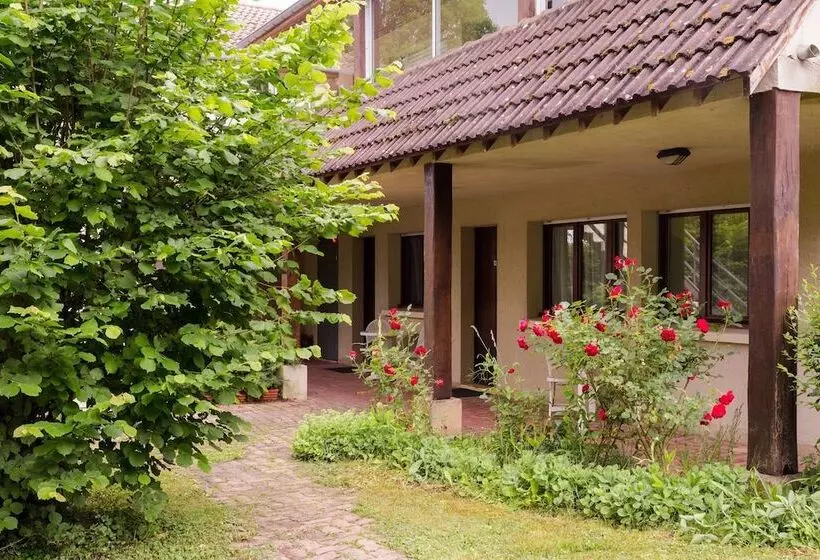 هتل The Originals Access, Hôtel La Dousseine, Dreux Nord