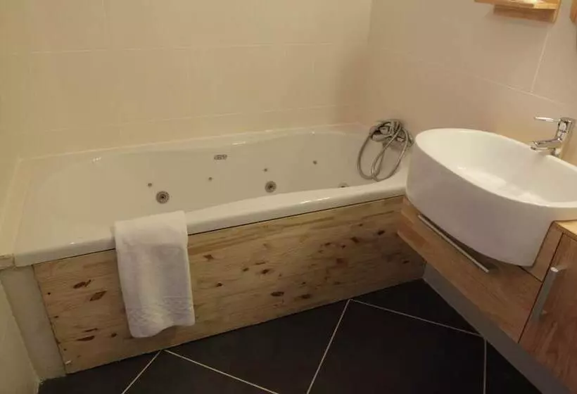 Отель Urban Style, Hôtel Le Cheval Noir, Saint étienne