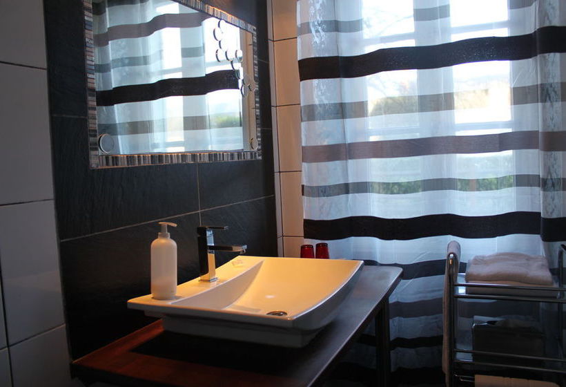 膳宿费 La Rucheliere