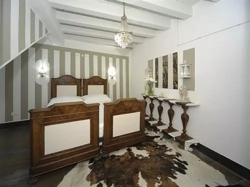 민박 The Place Cagliari