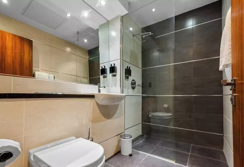 Отель Roomzzz Newcastle City