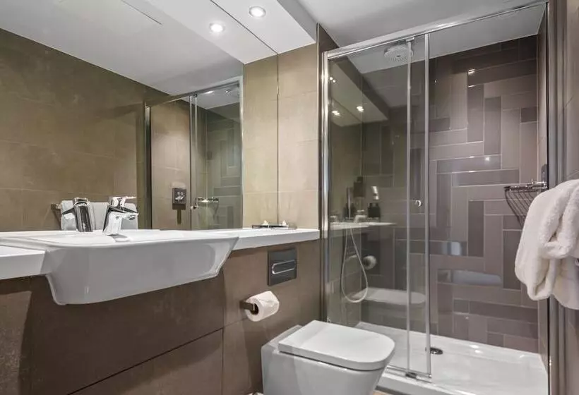 Отель Roomzzz Newcastle City