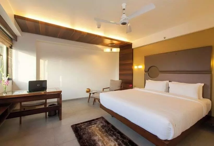 Hotel Cosmopolitan Ahmedabad