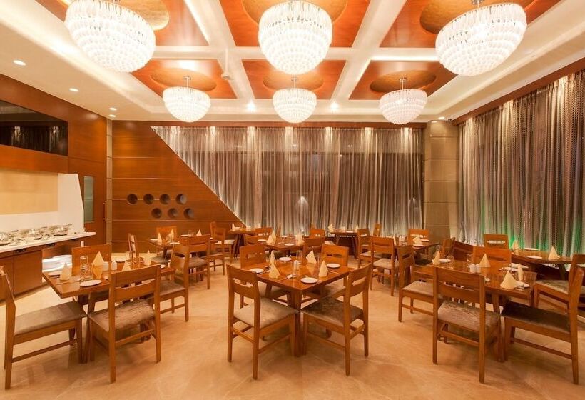 בית מלון כפרי Cosmopolitan Ahmedabad