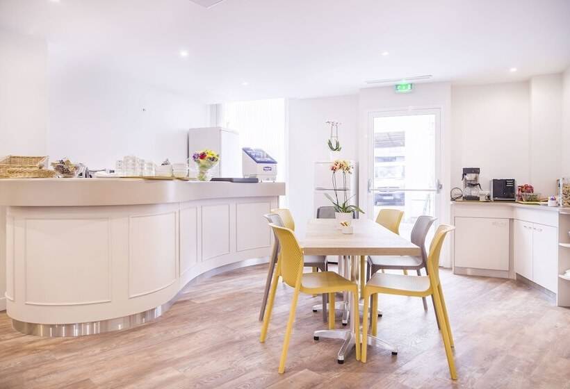 בית מלון כפרי Des Arts