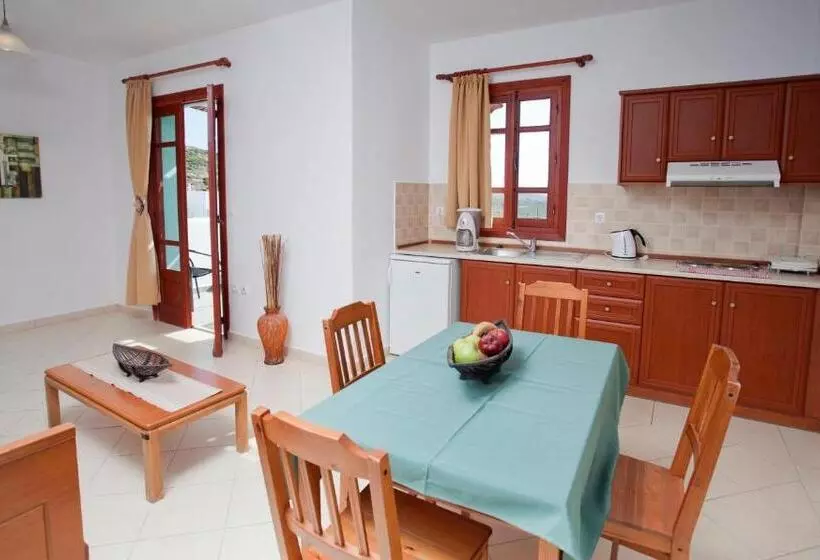 هتل Golden Sun Apartments