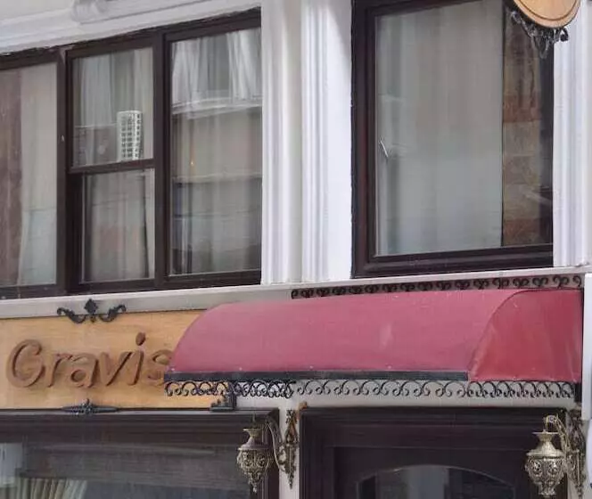 هتل Gravis Suites