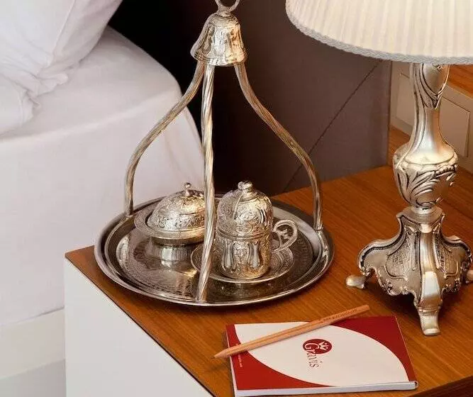 هتل Gravis Suites