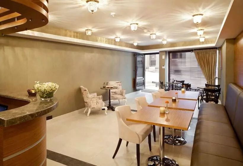 هتل Gravis Suites