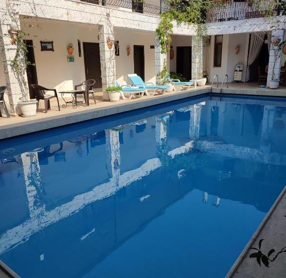 בית מלון כפרי Han Dalyan