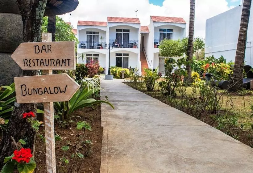 هتل Hôtel Des 2 Mondes