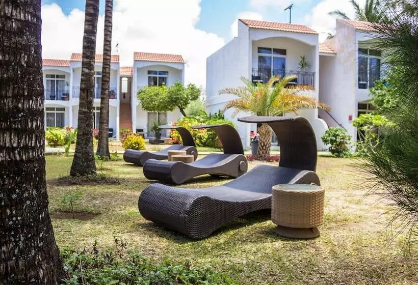 هتل Hôtel Des 2 Mondes