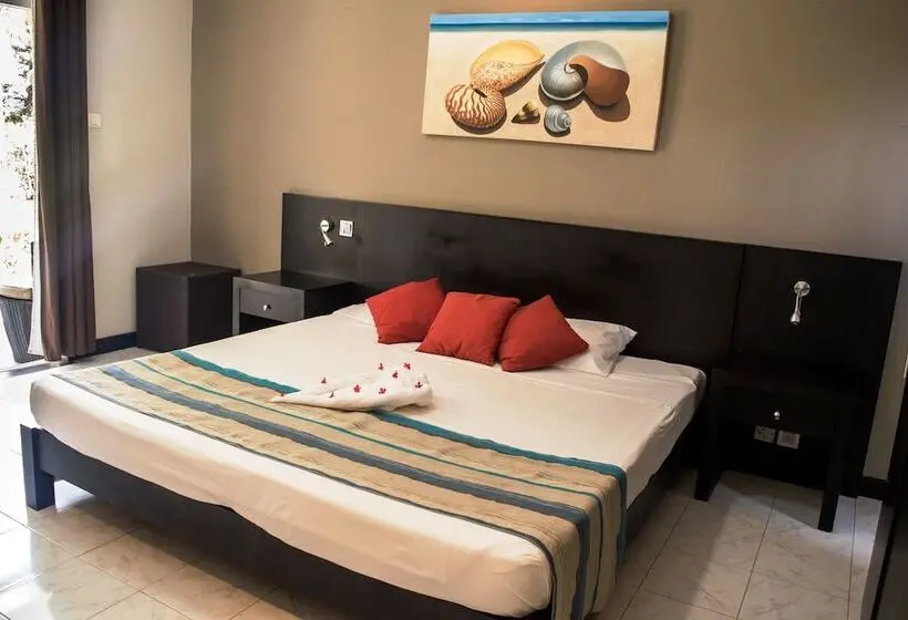 هتل Hôtel Des 2 Mondes