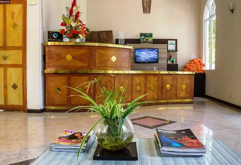 هتل Hôtel Des 2 Mondes
