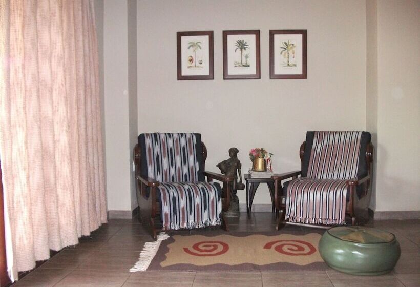 ホテル Meerkat Manor