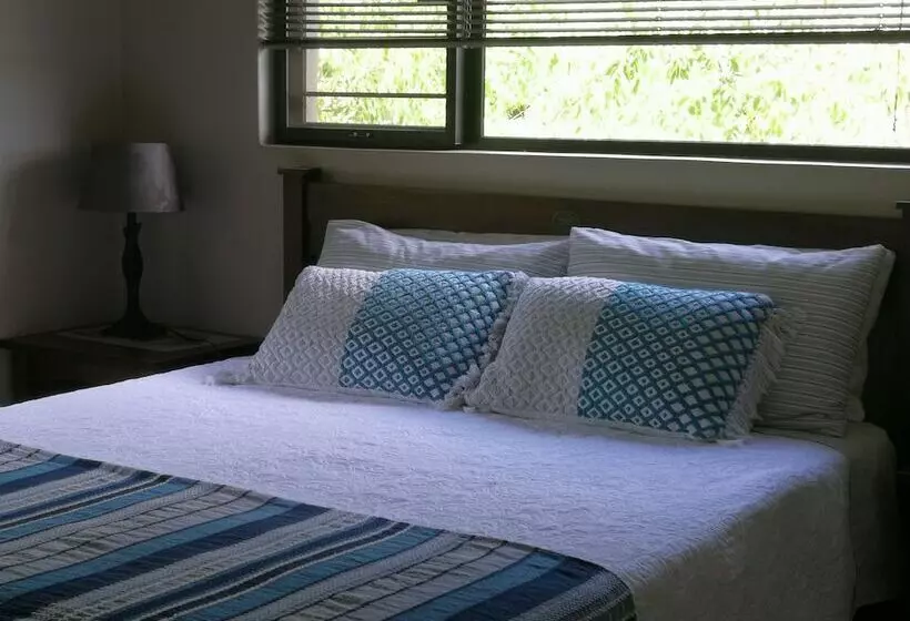 Отель Meerkat Manor