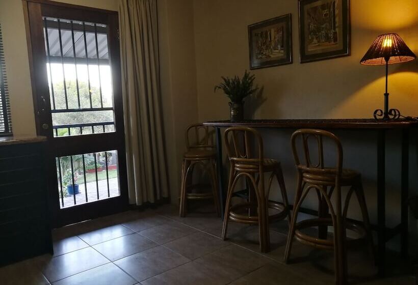 ホテル Meerkat Manor