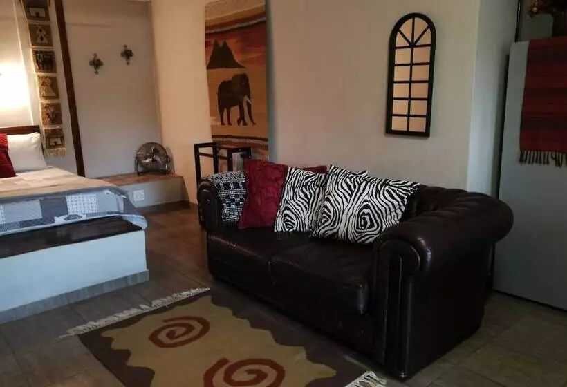 Отель Meerkat Manor