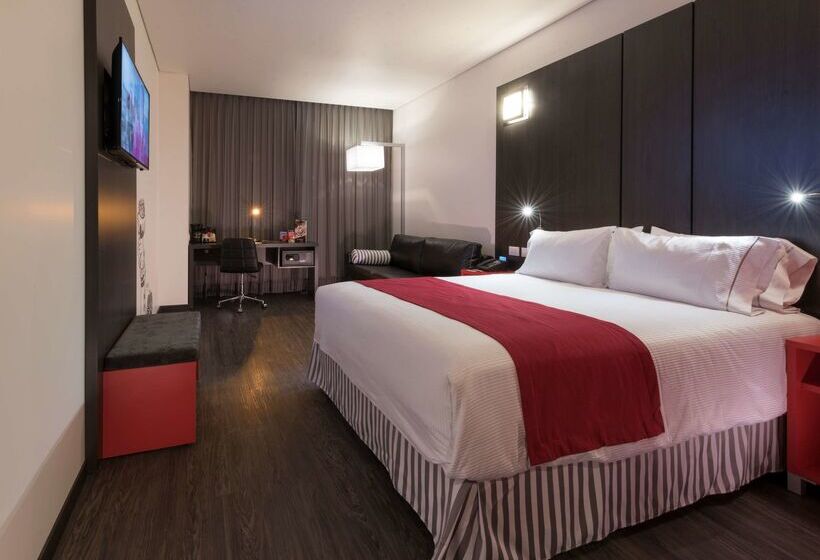 فندق Ramada Encore By Wyndham Guadalajara Sur