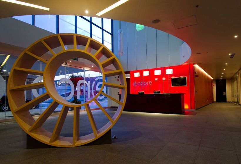 فندق Ramada Encore By Wyndham Guadalajara Sur