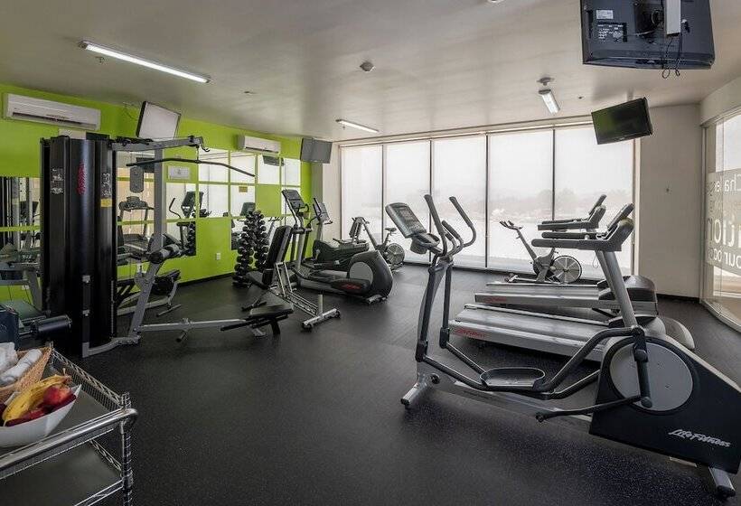 فندق Ramada Encore By Wyndham Guadalajara Sur