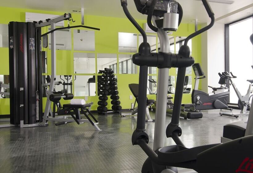 فندق Ramada Encore By Wyndham Guadalajara Sur