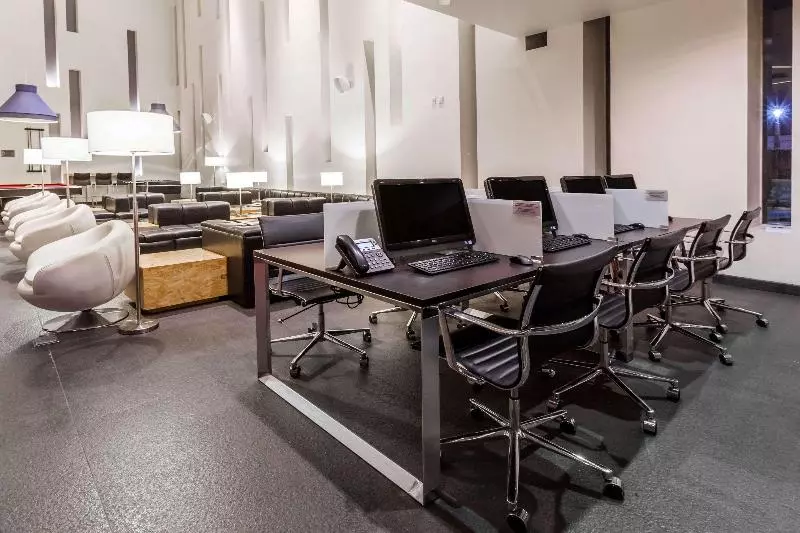 בית מלון כפרי Ramada Encore By Wyndham Guadalajara Sur