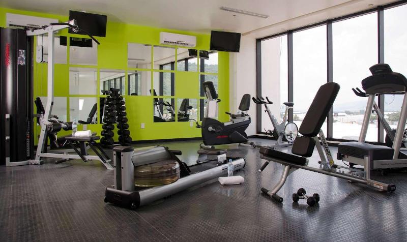 فندق Ramada Encore By Wyndham Guadalajara Sur