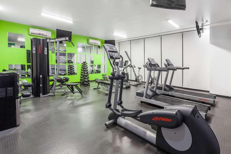 فندق Ramada Encore By Wyndham Guadalajara Sur