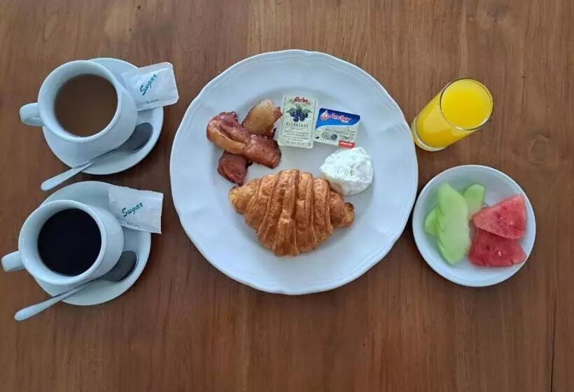 בית מלון כפרי Seminyak Lagoon All Suites