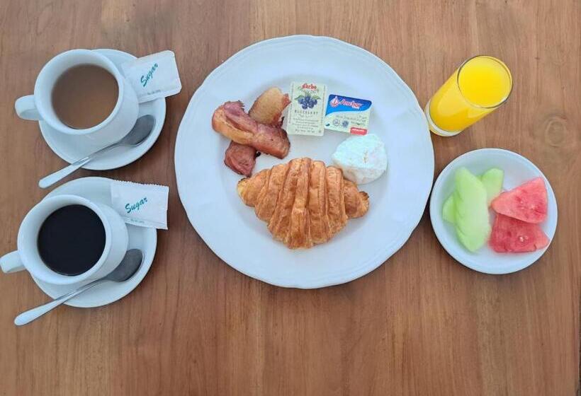 בית מלון כפרי Seminyak Lagoon All Suites