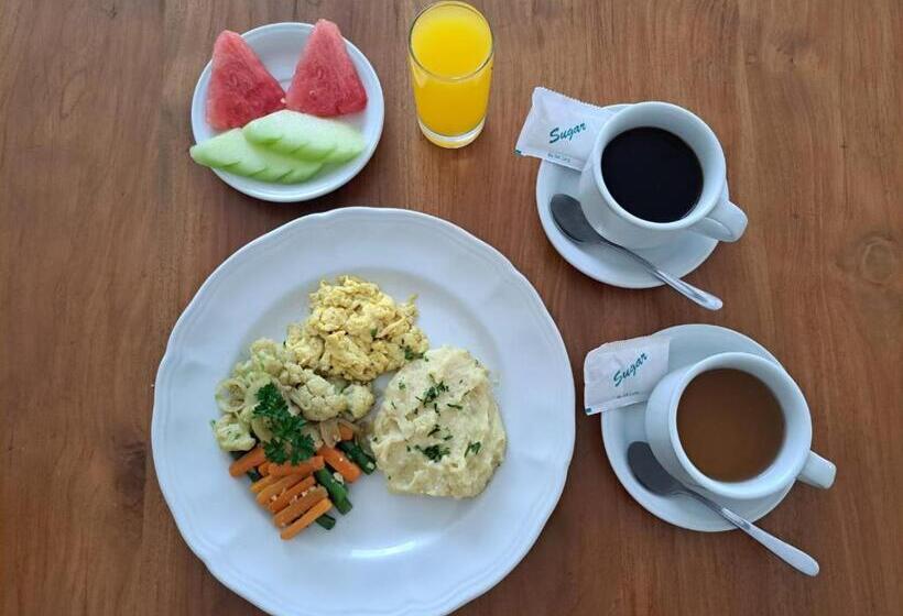 בית מלון כפרי Seminyak Lagoon All Suites