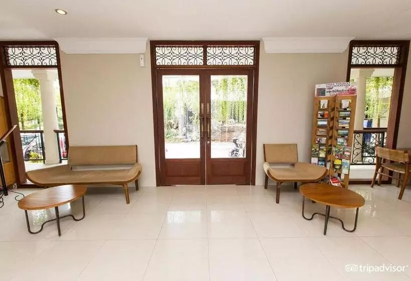 בית מלון כפרי Seminyak Lagoon All Suites