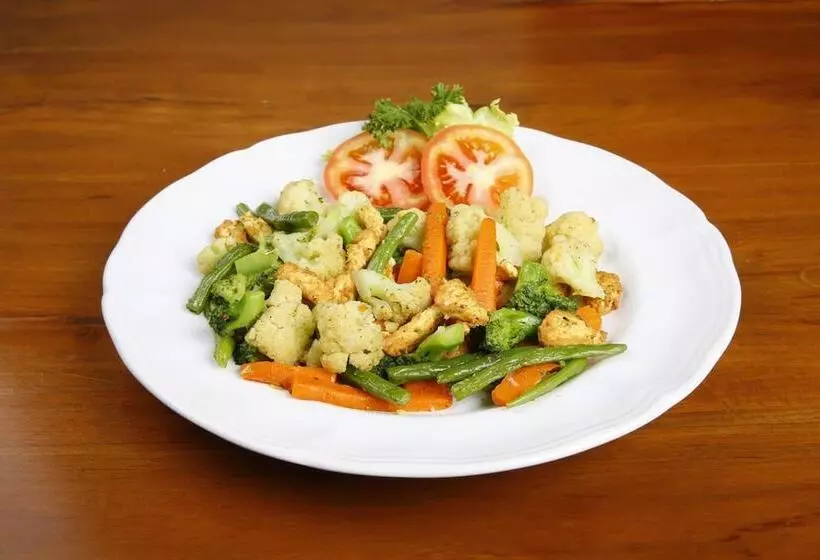 בית מלון כפרי Seminyak Lagoon All Suites