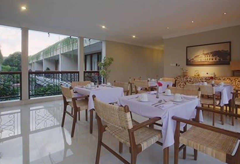 בית מלון כפרי Seminyak Lagoon All Suites